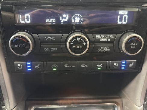 Used 2022 Subaru Ascent Touring AWD/4WD image 22