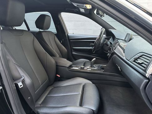 Used 2017 BMW 330i xDrive Sedan AWD/4WD image 9