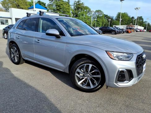 Used 2023 Audi Q5 2.0T Premium w/ Convenience Package AWD/4WD image 2