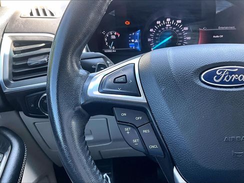 Used 2017 Ford Edge Titanium w/ Equipment Group 301A AWD/4WD image 24