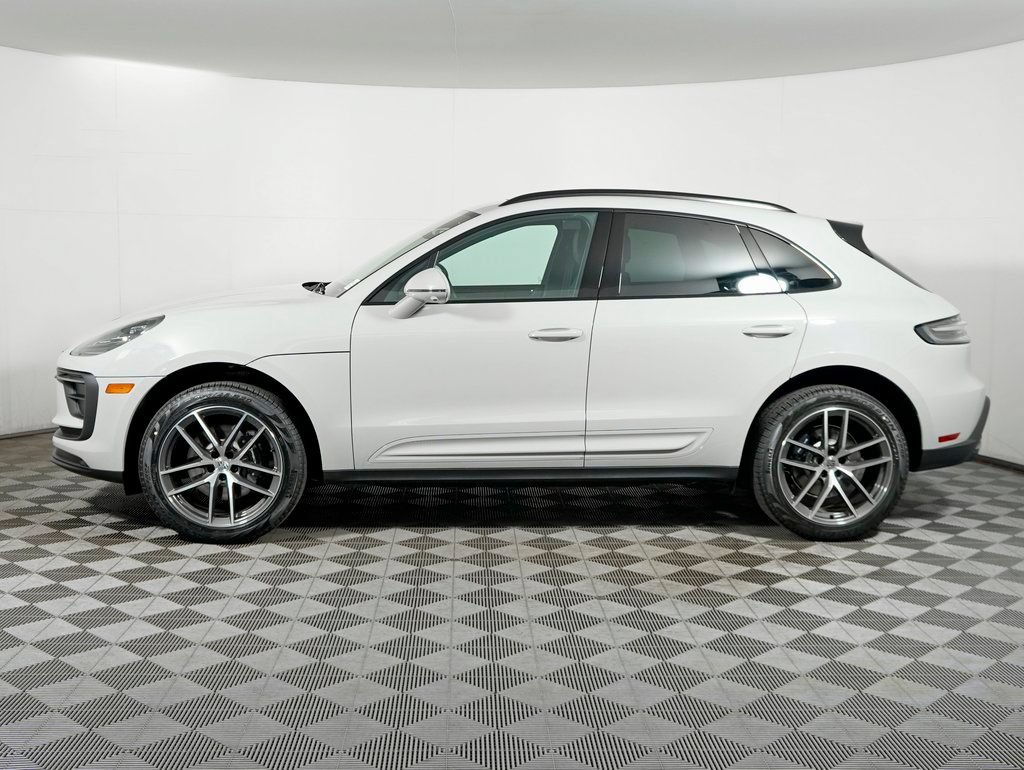 Used 2026 Porsche Macan AWD/4WD image 2