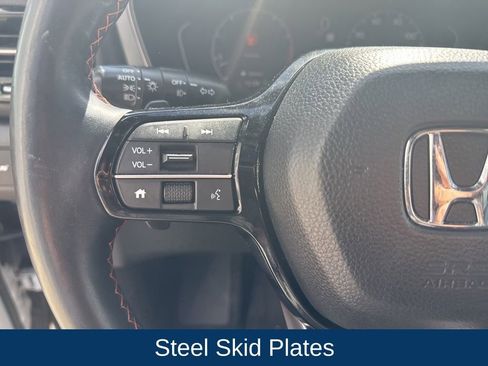 Used 2023 Honda Pilot TrailSport image 15