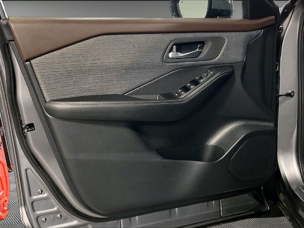 Certified 2023 Nissan Rogue SV AWD/4WD image 9