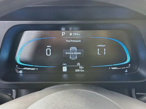 Used 2025 Hyundai Elantra SE FWD image 16