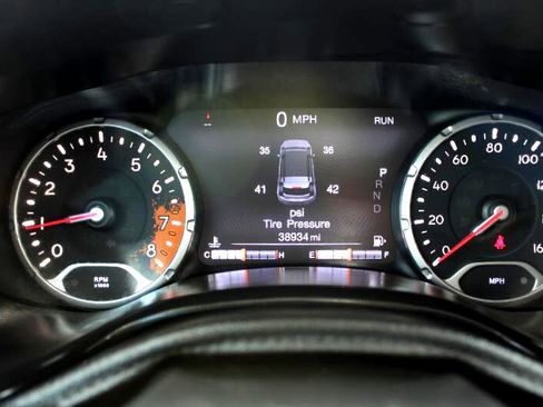 Used 2018 Jeep Renegade Altitude w/ UConnect 8.4 Nav Group image 26