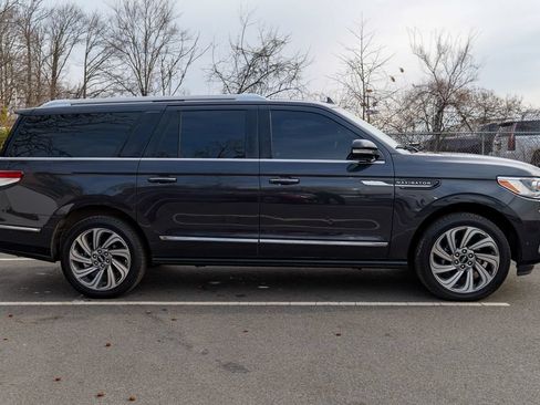 Used 2023 Lincoln Navigator L Reserve AWD/4WD image 8