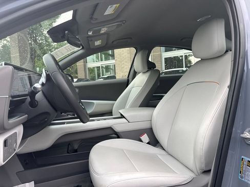 Used 2025 Hyundai Ioniq 6 SEL RWD image 8