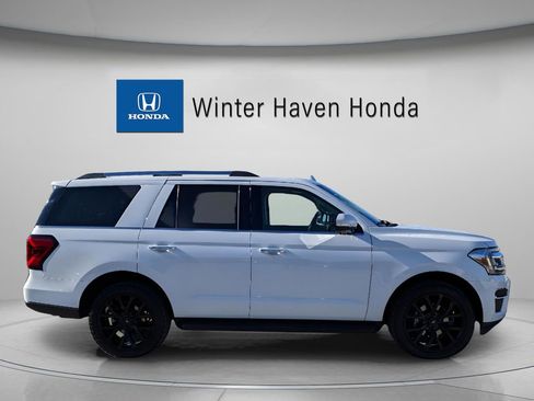 Used 2024 Ford Expedition Limited image 7