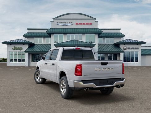 Used 2026 RAM 1500 4x4 Crew Cab image 3