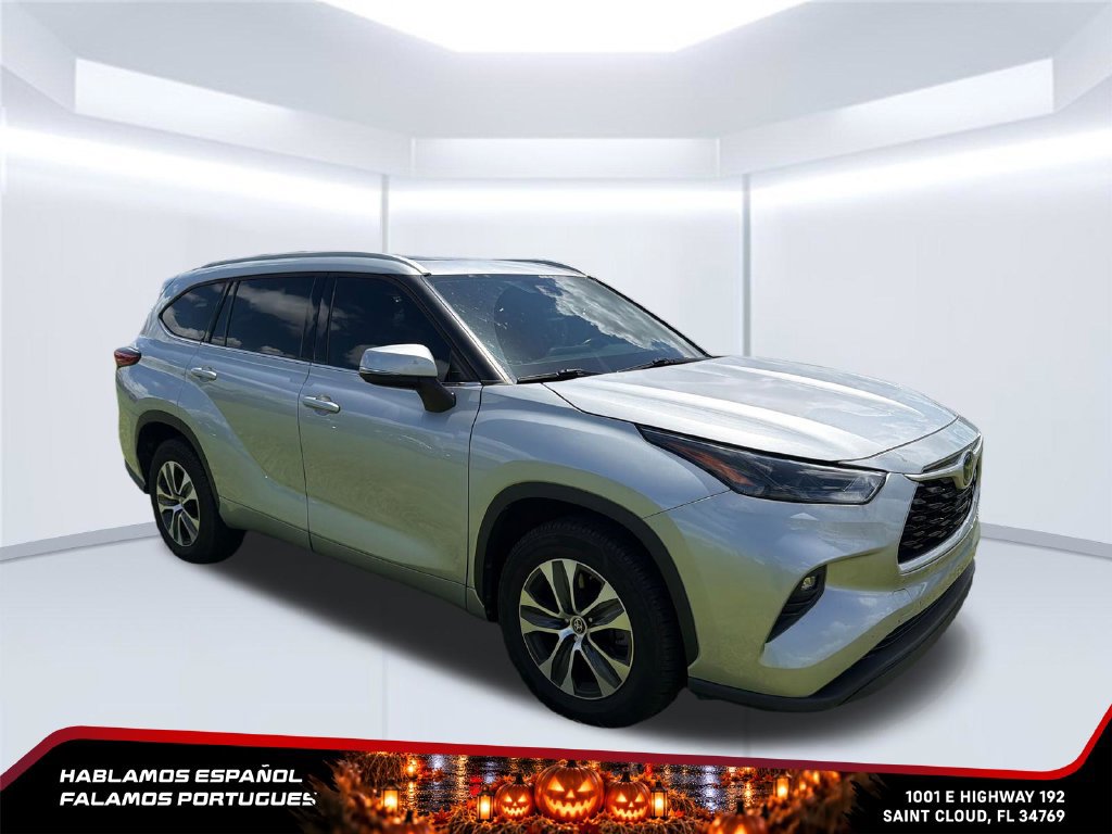 Used 2022 Toyota Highlander XLE FWD image 7