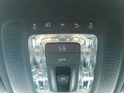 Used 2020 Mercedes-Benz GLB 250 w/ Premium Package image 52