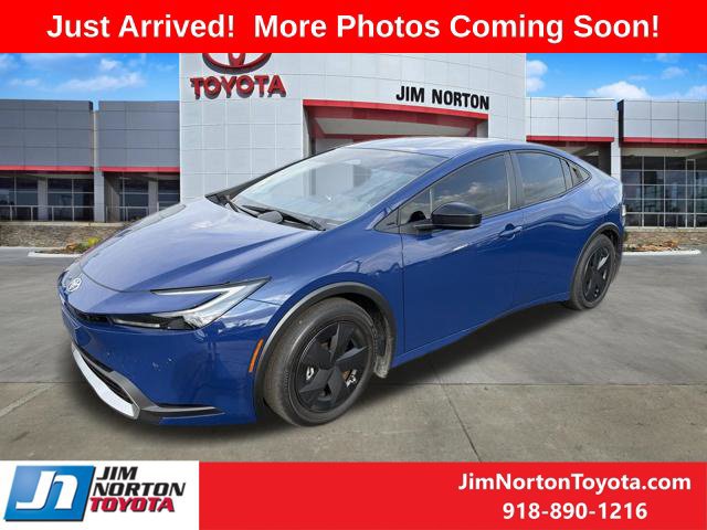 Used 2026 Toyota Prius Plug-In Hybrid FWD image 3