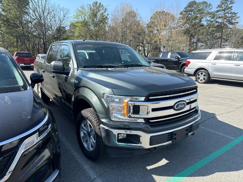 Used 2018 Ford F150 XLT image 2