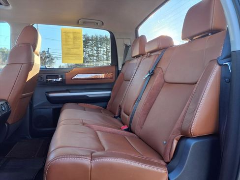 Used 2016 Toyota Tundra image 8