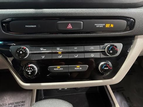 Used 2020 Kia Sedona LX FWD image 20