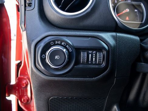 Used 2020 Jeep Wrangler Unlimited Rubicon w/ Quick Order Package 28Y Recon image 9