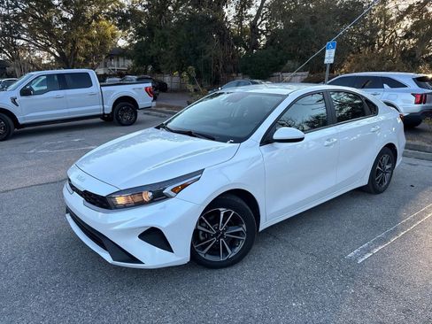 Used 2023 Kia Forte LXS FWD image 2