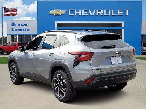 New 2026 Chevrolet Trax RS w/ Driver Confidence Package FWD image 3