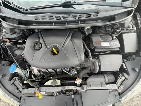 Used 2014 Hyundai Elantra SE FWD image 49
