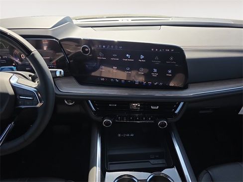 New 2025 Chevrolet Suburban High Country image 11