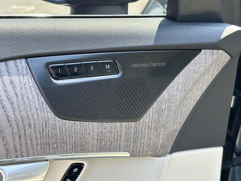 Certified 2023 Volvo XC90 T8 Plus w/ Protection Package Premier image 16