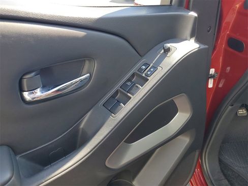 Used 2023 Nissan Frontier SV w/ SV Convenience Package image 20