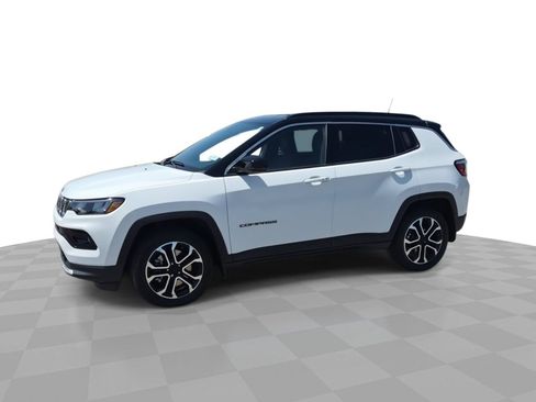 Used 2023 Jeep Compass Limited AWD/4WD image 4