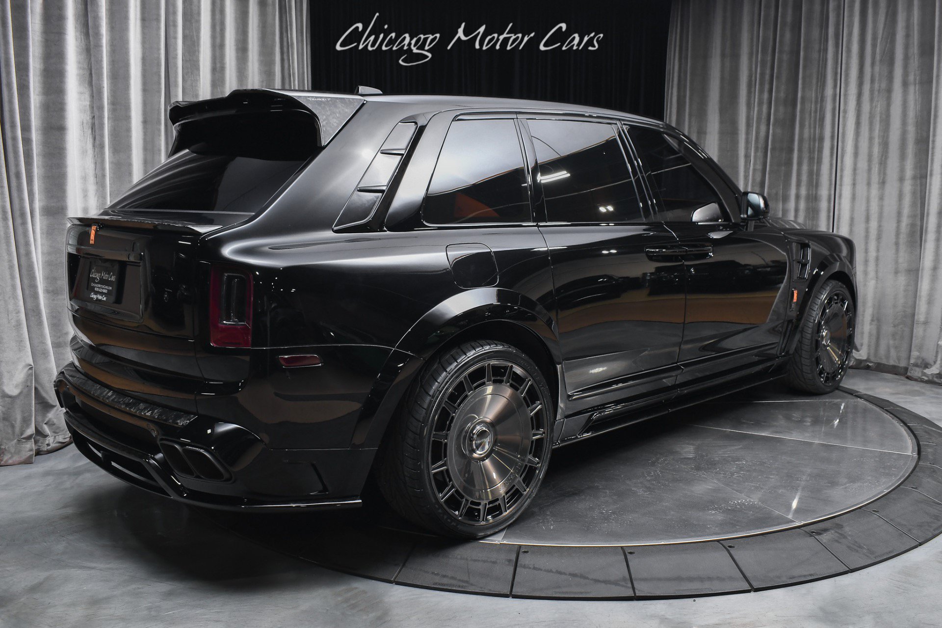 Used 2022 Rolls-Royce Cullinan Black Badge AWD/4WD image 5