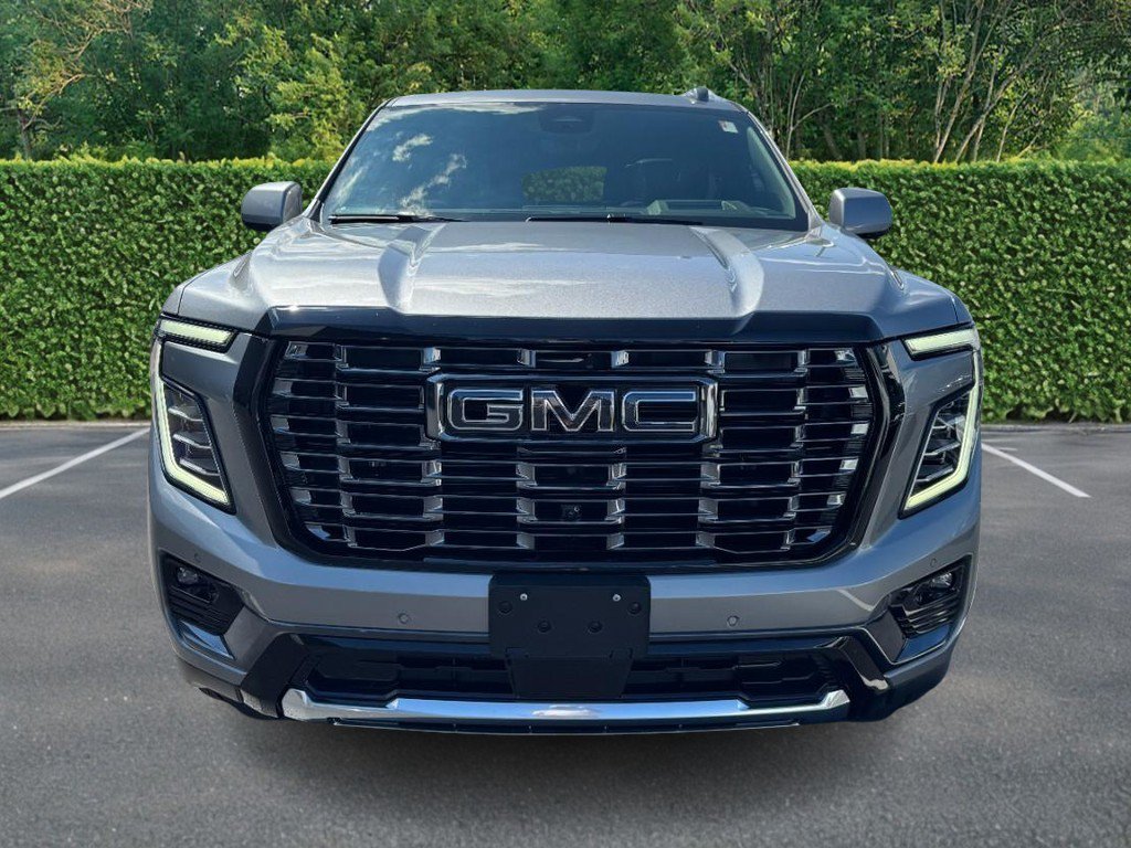 Used 2026 GMC Yukon Denali Ultimate AWD/4WD image 9