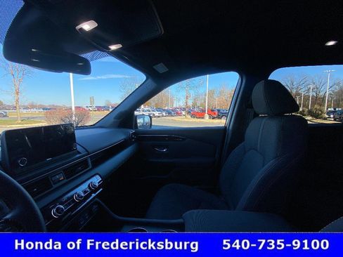 Certified 2025 Honda Pilot Sport image 31