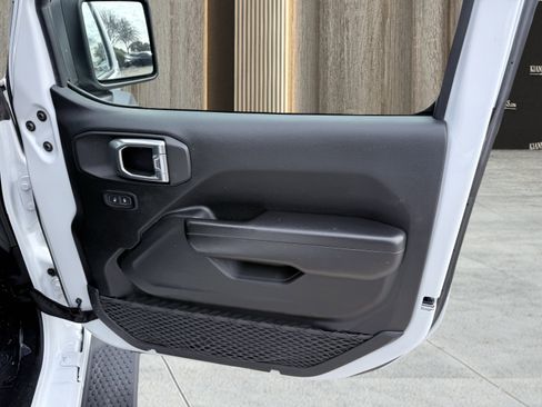 Used 2021 Jeep Wrangler Unlimited Sport image 43