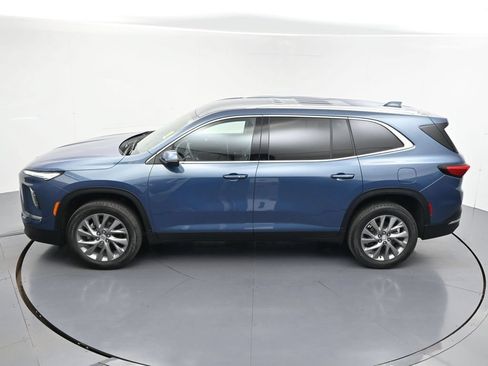 Used 2025 Buick Enclave Preferred AWD/4WD image 30