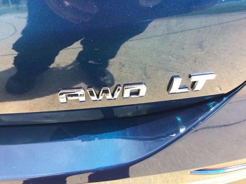 Used 2020 Chevrolet Equinox LT w/ Driver Convenience Package AWD/4WD image 29