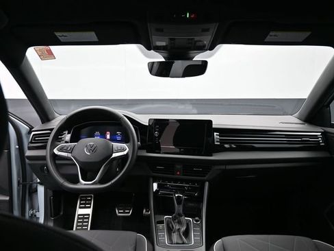 Used 2025 Volkswagen Jetta Sport image 26