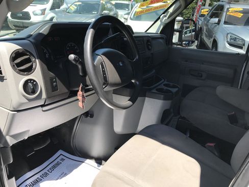Used 2014 Ford E-350 and Econoline 350 RWD image 10
