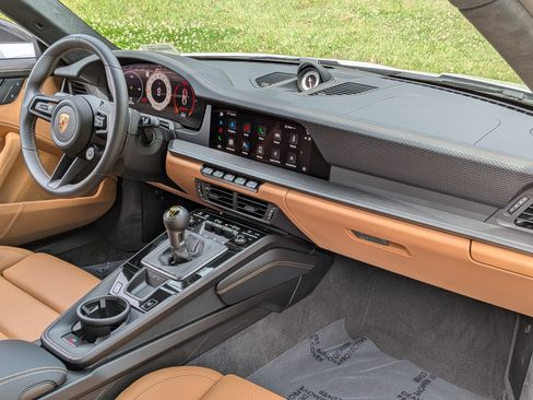 Certified 2025 Porsche 911 GT3 RWD image 27