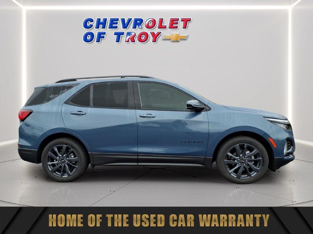 Used 2024 Chevrolet Equinox RS w/ LPO, Floor Liner Package FWD image 10