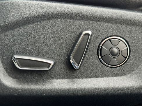 Used 2018 Ford Explorer Platinum image 20