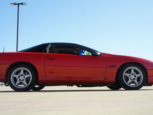 Used 1999 Chevrolet Camaro Z28 w/ Performance Pkg image 19