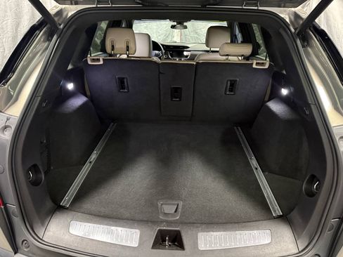 Used 2018 Cadillac XT5 Luxury w/ Driver Awareness Package AWD/4WD image 14