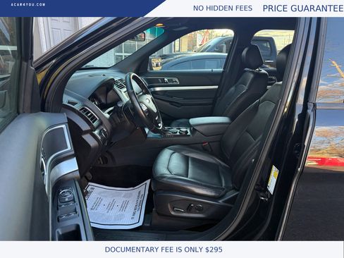 Used 2017 Ford Explorer XLT w/ Equipment Group 202A image 10