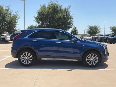 Used 2021 Cadillac XT4 Premium Luxury AWD/4WD image 8