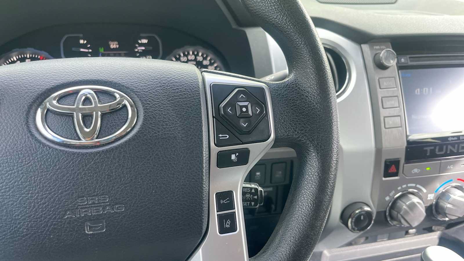 Used 2018 Toyota Tundra SR5 w/ SR5 Upgrade Package AWD/4WD image 37