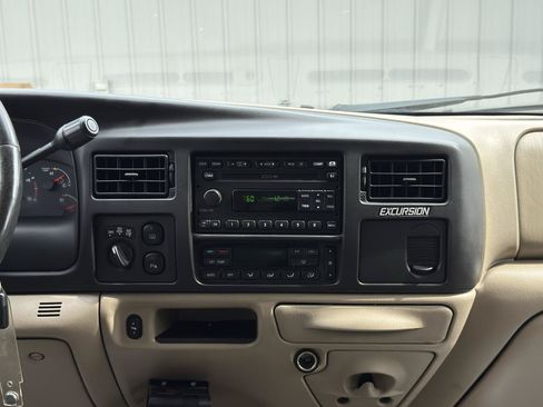 Used 2005 Ford Excursion Eddie Bauer AWD/4WD image 18