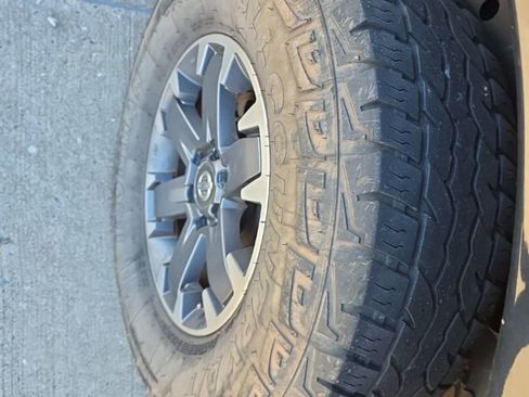 Used 2014 Nissan Frontier Desert Runner image 7