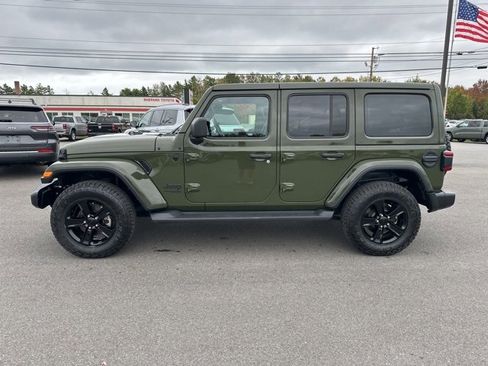 Used 2021 Jeep Wrangler Unlimited Sahara image 4