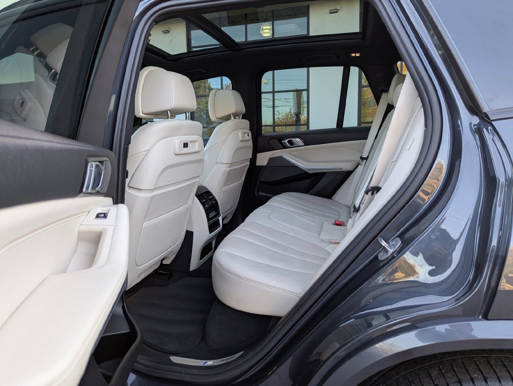 Used 2022 BMW X5 M50i AWD/4WD image 39