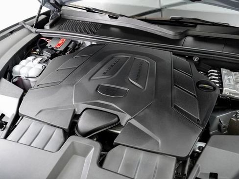 Certified 2025 Porsche Cayenne AWD/4WD image 28