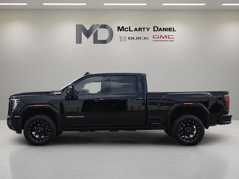 Used 2025 GMC Sierra 2500 AT4 w/ AT4 Premium Plus Package AWD/4WD image 2