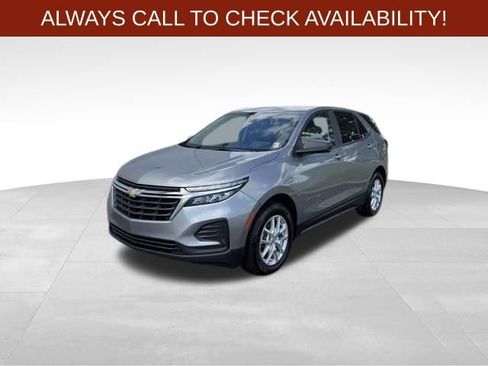 Used 2023 Chevrolet Equinox LS FWD image 3